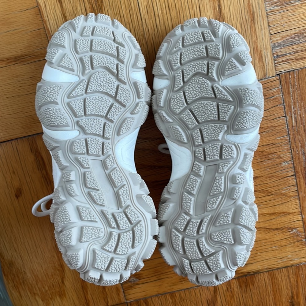 Sneakers - Picture 4 of 12